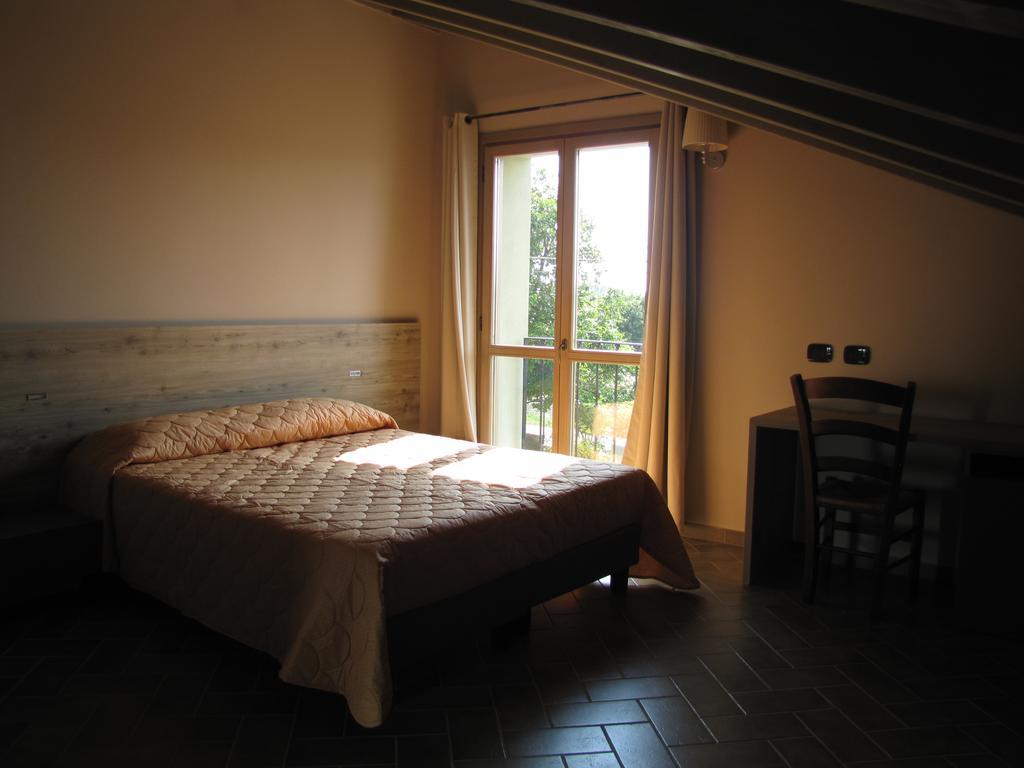 Agriturismo Bassanine Monticelli dʼOngina 외부 사진